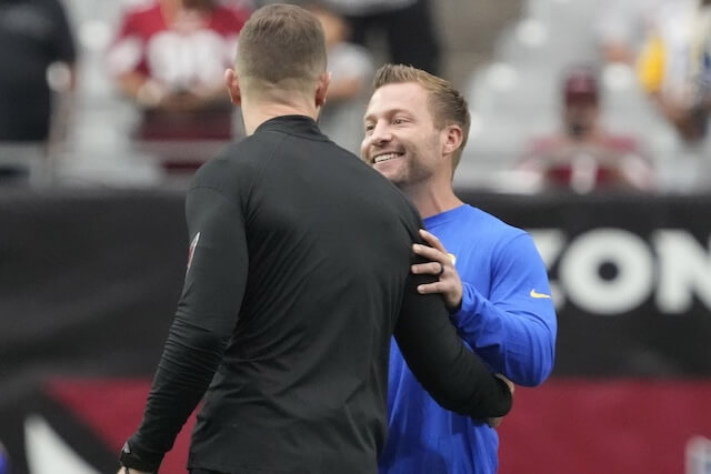 Sep 25, 2022; Glendale, Ariz., U.S.; Arizona Cardinals head coach Kliff Kingsbury and Los Angeles Rams head coach Sean McVay greet each other before playing at State Farm Stadium. Mandatory Credit: Michael Chow-Arizona Republic Kliff Kingsbury, Sean McVay, Rams